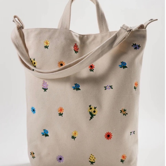 BAGGU Handbags - BAGGU Embroidered Ditsy Floral canvas tote bag